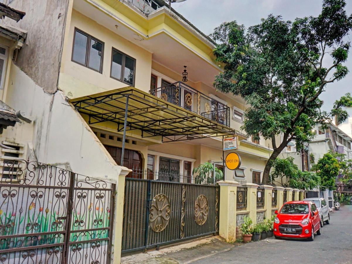 Spot On 90295 Simprug Residence Jakarta Eksteriør billede
