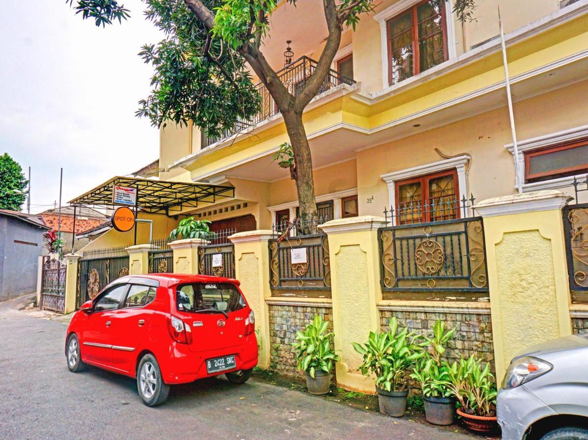 Spot On 90295 Simprug Residence Jakarta Eksteriør billede